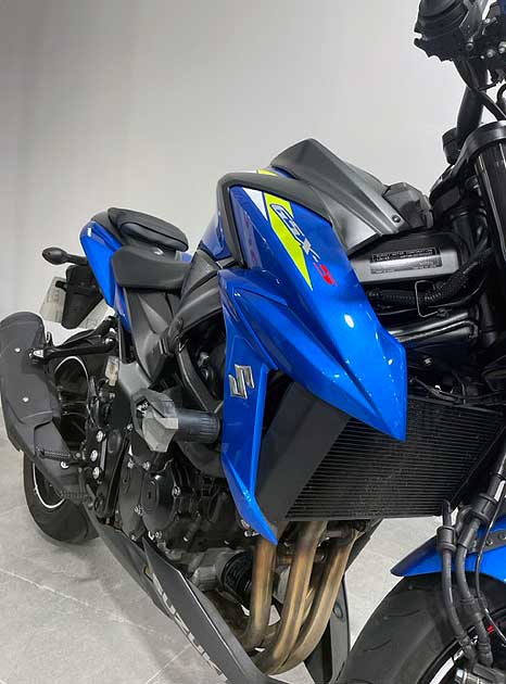 SUZUKI GSX-S750